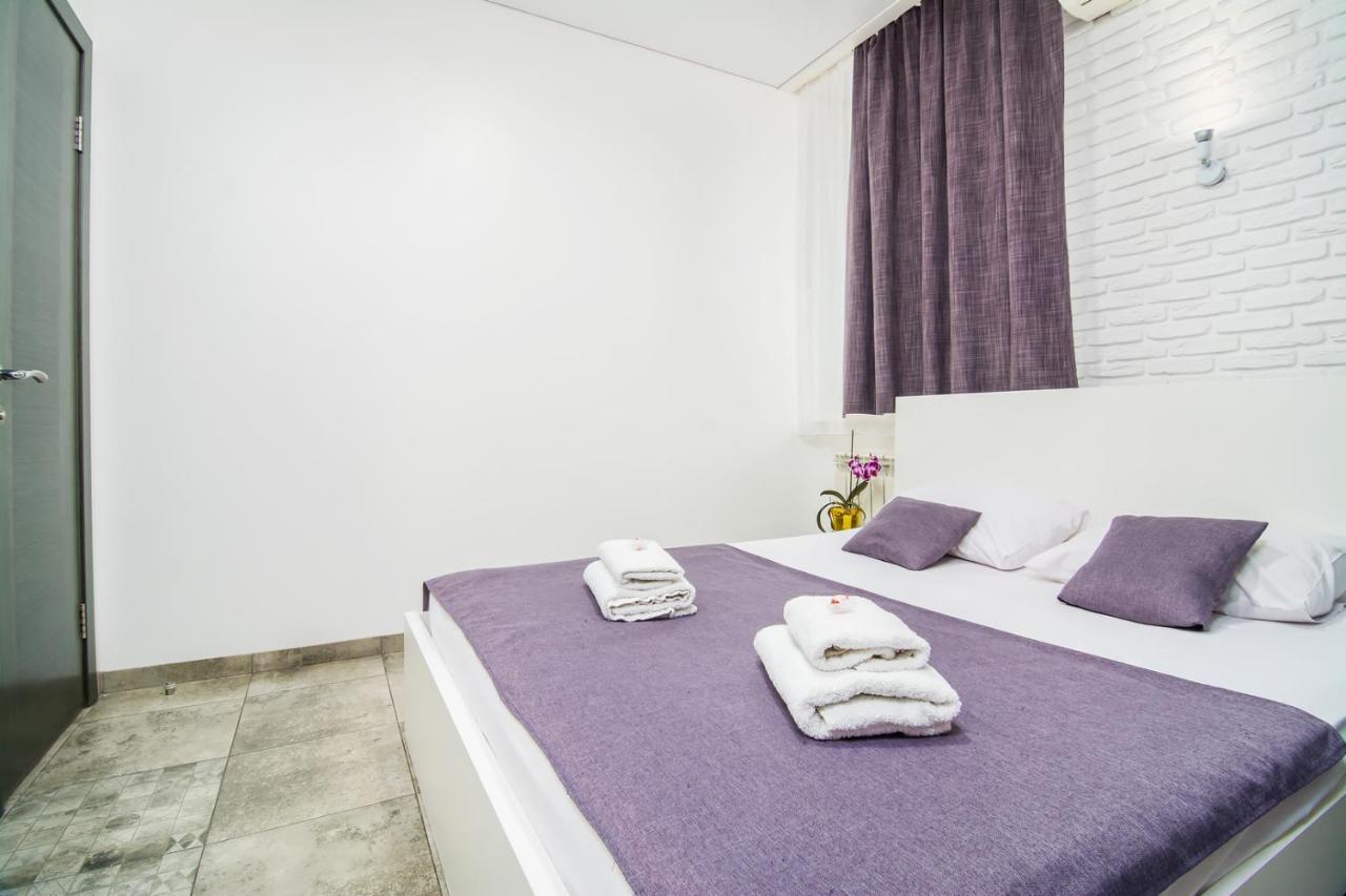 Smart Hotel Rooms Near Metro 24/7 Kyiv Exterior photo